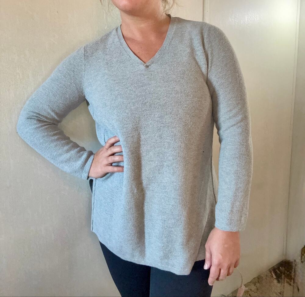 J.Jill Gray V Neck Knit Tunic Sweater Size M Wool Blend Side Slit